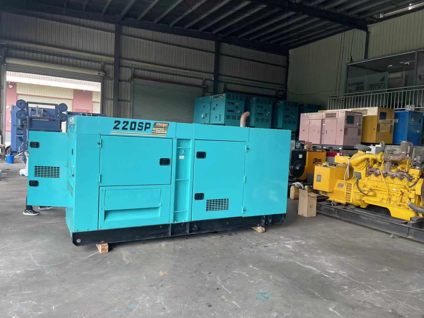 阿勒泰柴油发电机组长期不间断运行时，如何监控其温度和压力？